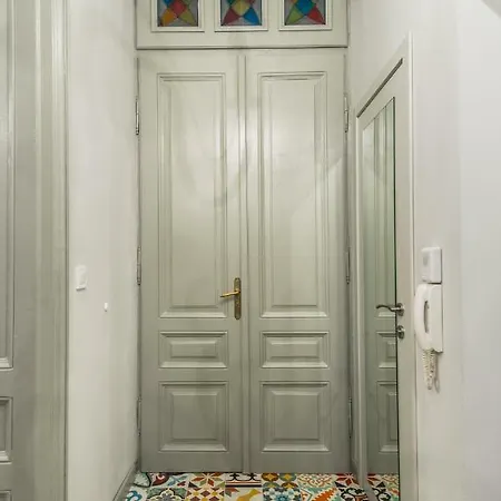 Designer Aristocratic 1 Bedroom | Next To Cathedral Apartment